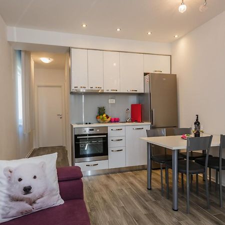 Lovely Apartments Kastela Exterior photo