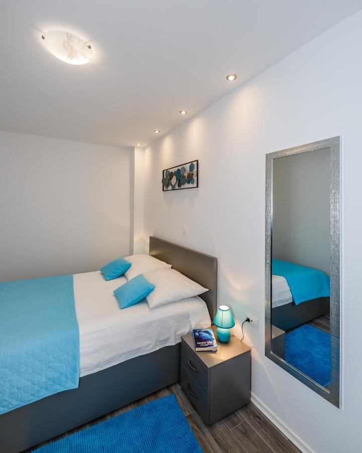 Lovely Apartments Kastela Exterior photo