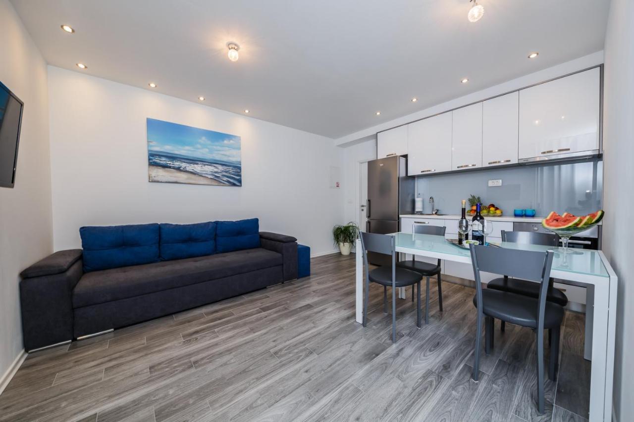 Lovely Apartments Kastela Exterior photo