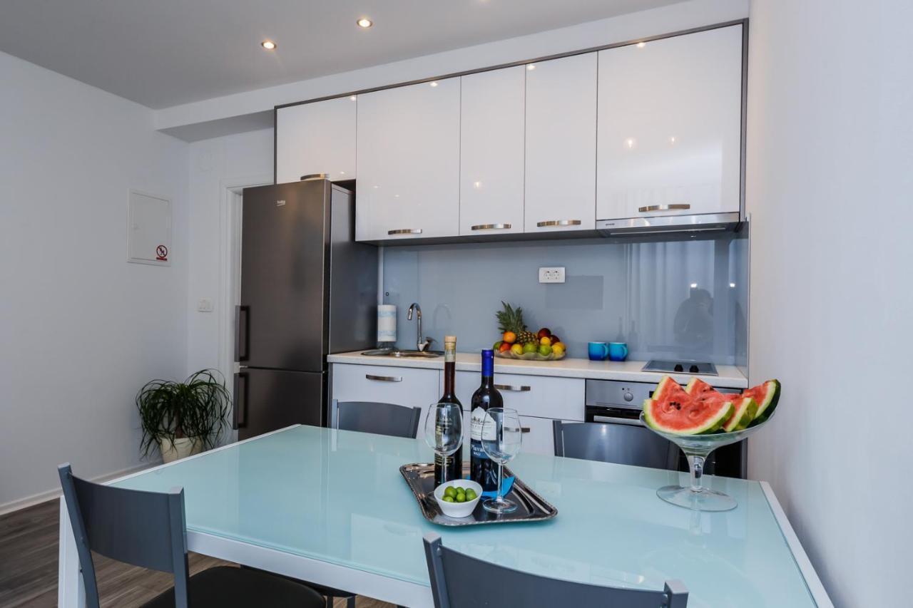 Lovely Apartments Kastela Exterior photo