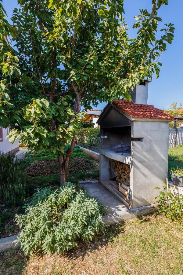 Lovely Apartments Kastela Exterior photo