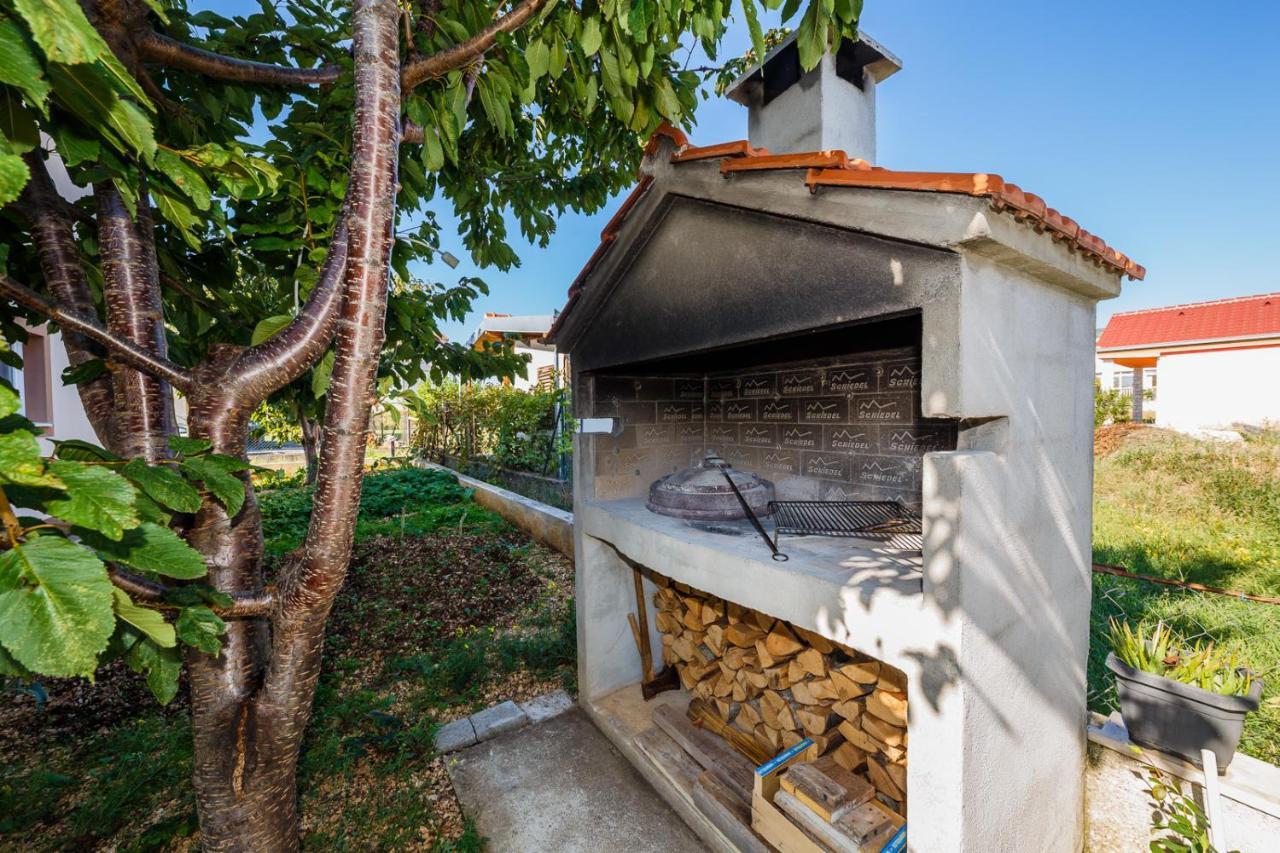 Lovely Apartments Kastela Exterior photo